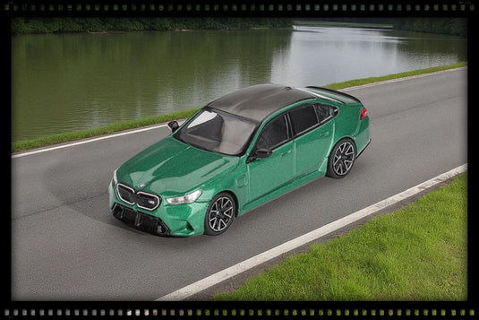 Bmw M5 (G90) ISLE OF MAN GREEN METALLIC 2024 MINI GT 1:64
