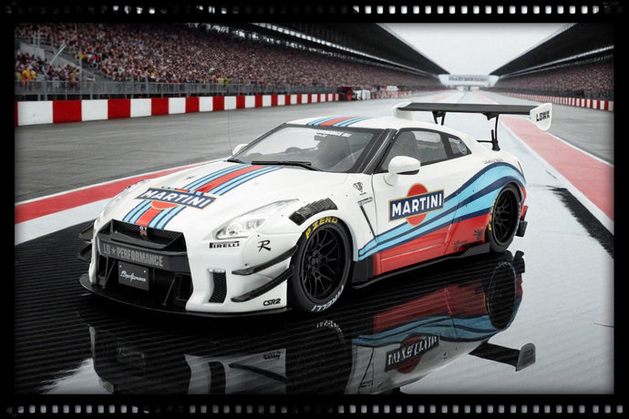 Nissan GT-R (R35) W/ LIBERTY WALK BODY KIT 2.0 M 2024 SOLIDO 1:18