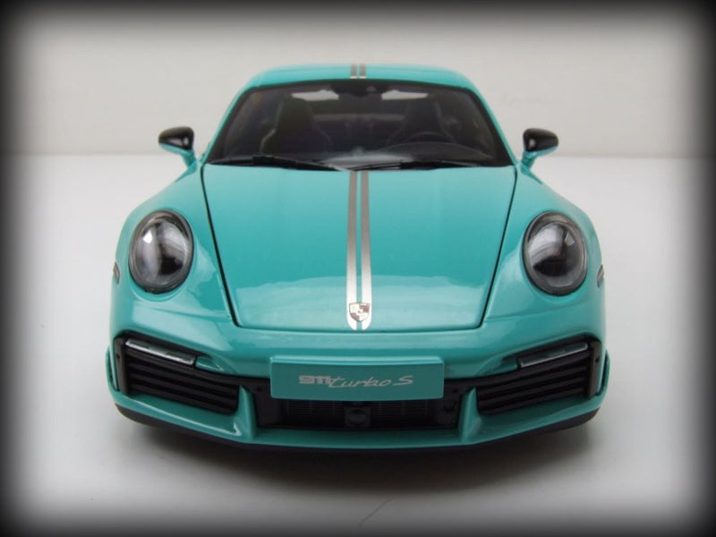 Load image into Gallery viewer, Porsche 911 (992) Turbo S coupe Sport Design 2021 Green MINICHAMPS 1:18
