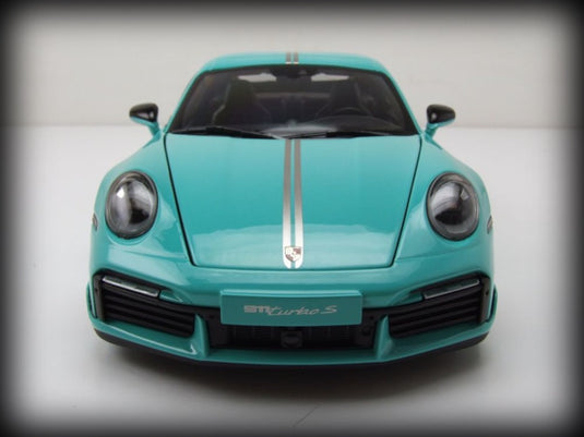 Porsche 911 (992) Turbo S coupe Sport Design 2021 Green MINICHAMPS 1:18