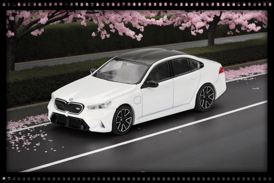 Bmw M5 (G90) ALPINE WHITE 2025 (LHD) MINI GT 1:64