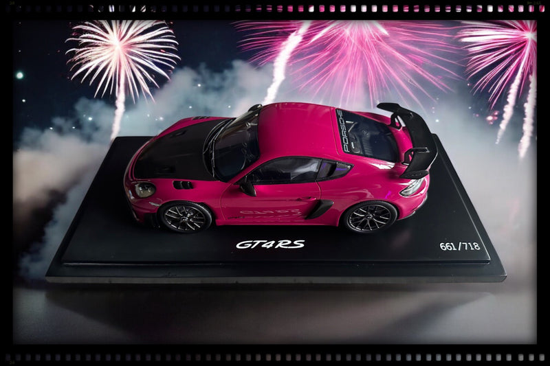 Load image into Gallery viewer, Porsche 718 CAYMAN GT4 RS (982) Purple with Case - LIMITED EDITION 718 pieces - PORSCHE DEALERMODEL 1:18
