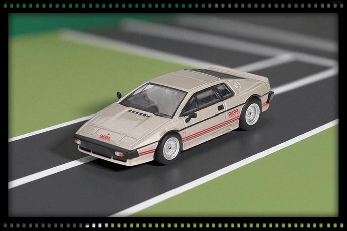 Lotus ESPRIT TURBO METALLIC SILVER 1980 MINI GT 1:64