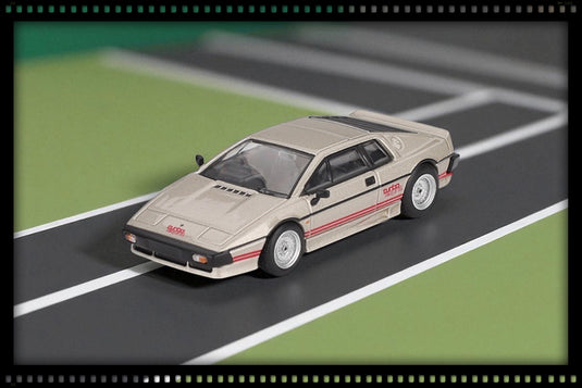 Lotus ESPRIT TURBO METALLIC SILVER 1980 MINI GT 1:64