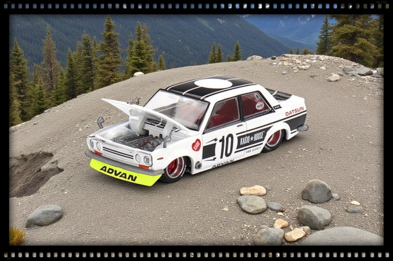 Load image into Gallery viewer, Datsun 510 STREET TEAM XMM V1 1969 Kaido*House MINI GT 1:64
