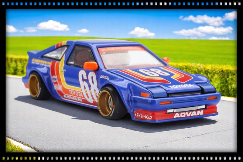 Load image into Gallery viewer, Toyota AE86 SPRINTER TRUENO KAIDO RACING V1 1983 MINI GT 1:64
