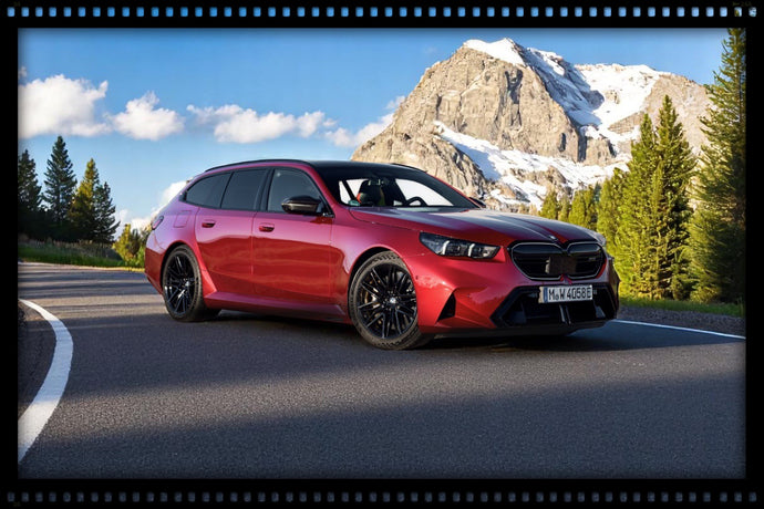 Bmw M5 TOURING RED 2025 GT SPIRIT 1:18