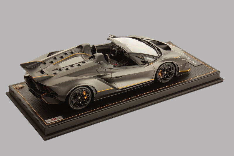 Load image into Gallery viewer, LAMBORGHINI AUTÉNTICA GRAY/YELLOW with display case &amp; leather base (LIMITED EDITION 399 pieces) MR COLLECTION MODELS 1:18
