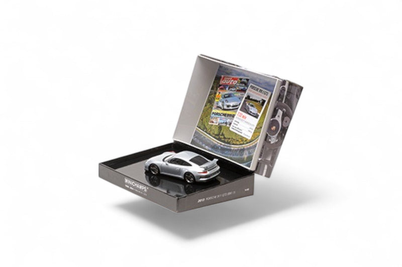 Load image into Gallery viewer, Porsche 911 (991) GT3 2012 SILVER SPECIAL BOX ‼️LIMITED EDITION 525 pieces‼️ MINICHAMPS 1:43
