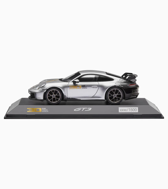 Porsche 911 GT3 30Y Supercup (Noir/Gris/Or) - ÉDITION LIMITÉE 1385/1500 pièces - PORSCHE DEALERMODEL 1:43