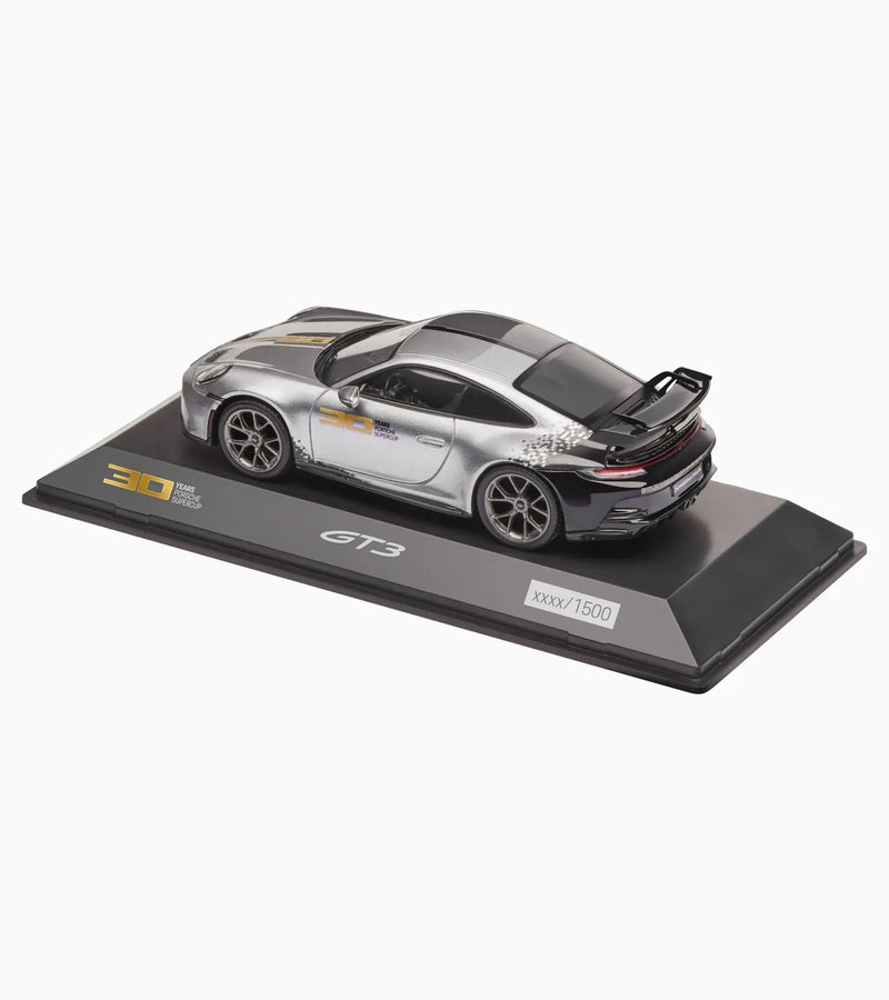 Chargez l'image dans la visionneuse de la galerie, Porsche 911 GT3 30Y Supercup (Noir/Gris/Or) - ÉDITION LIMITÉE 1385/1500 pièces - PORSCHE DEALERMODEL 1:43
