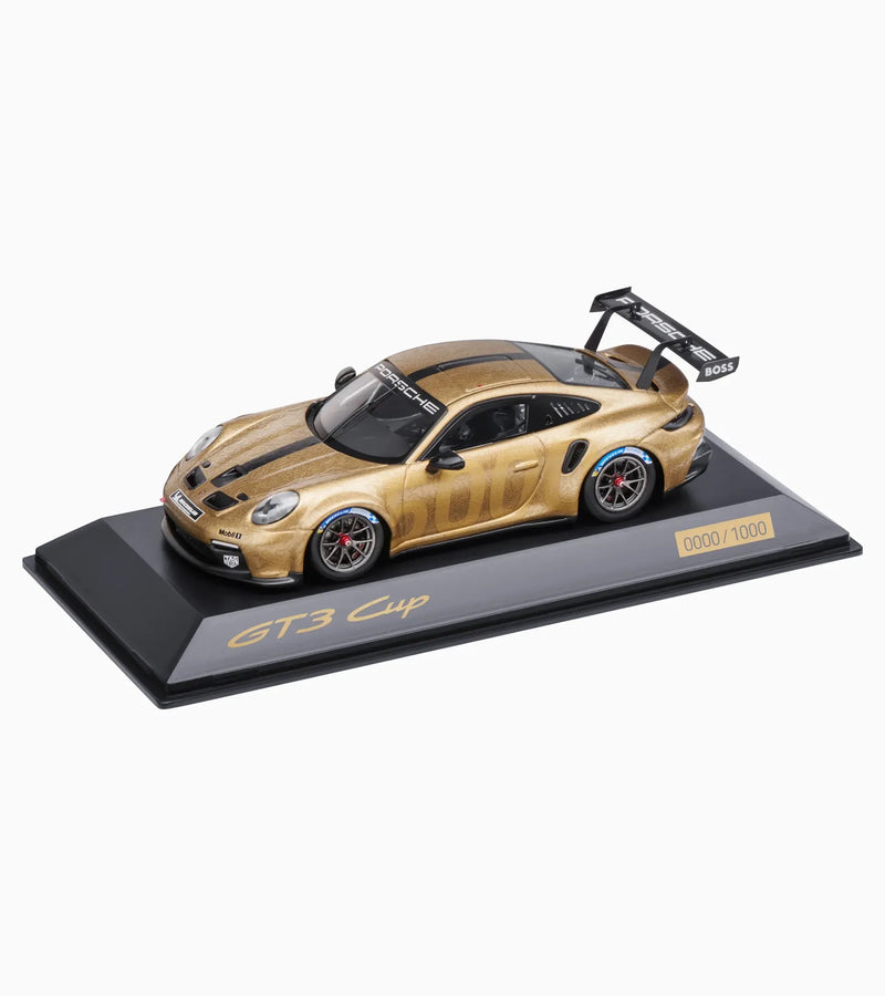 Chargez l'image dans la visionneuse de la galerie, Porsche 911 GT3 CUP (992) 5000 Noir/Or - LIMITED EDITION 504/1000 pièces - PORSCHE DEALERMODEL 1:43
