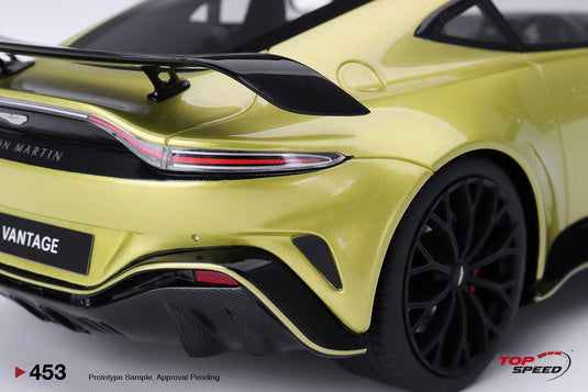 ASTON MARTIN V12 VANTAGE JAUNE TOP SPEED 1:18