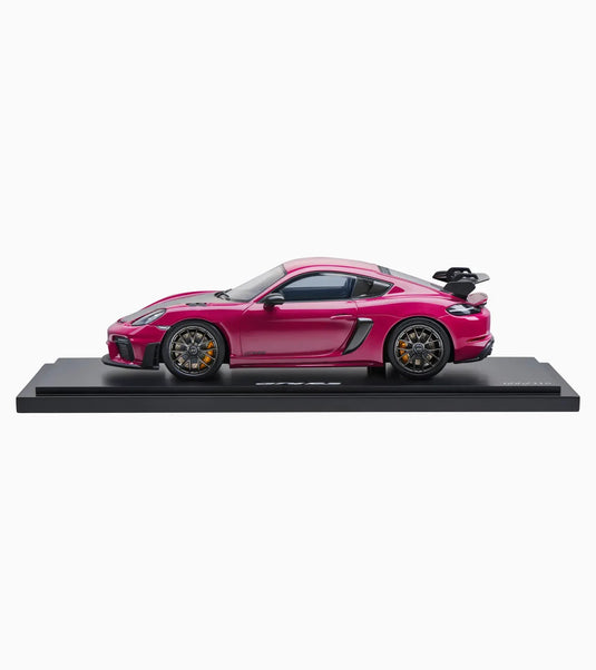 Porsche 718 CAYMAN GT4 RS (982) Violet avec Case - ÉDITION LIMITÉE 661/718 pièces - PORSCHE DEALERMODEL 1:18