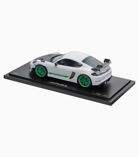 Porsche 718 Cayman GT4 RS Type 982 2021 (White/Green) with Case - LIMITED EDITION 488/718 pieces - PORSCHE DEALERMODEL 1:18