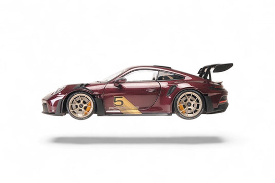 Porsche 911 (992) GT3RS 2023 PURPLE / GOLD WHEELS MINICHAMPS 1:18