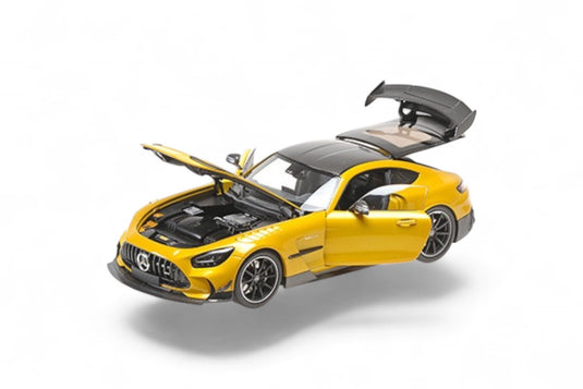 Mercedes-Benz AMG GT BLACK SERIES 2021 YELLOW METALLIC (SOLARBEAM) MINICHAMPS 1:18
