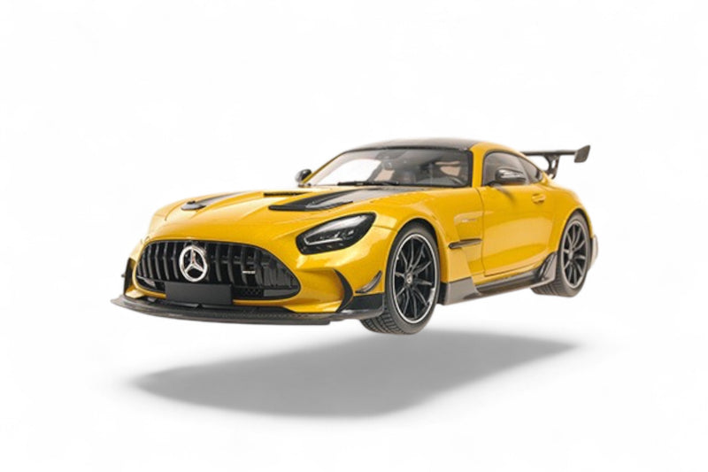 Load image into Gallery viewer, Mercedes-Benz AMG GT BLACK SERIES 2021 YELLOW METALLIC (SOLARBEAM) MINICHAMPS 1:18
