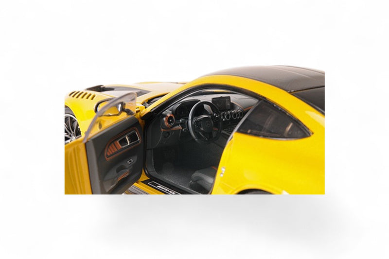 Load image into Gallery viewer, Mercedes-Benz AMG GT BLACK SERIES 2021 YELLOW METALLIC (SOLARBEAM) MINICHAMPS 1:18
