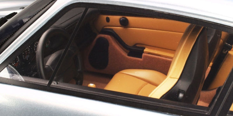 Load image into Gallery viewer, PORSCHE 993 CARRERA 4S 1994 SILVER GT SPIRIT 1:12
