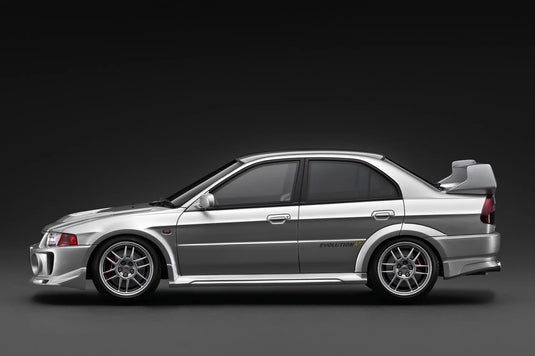 MITSUBISHI LANCER EVOLUTION V (CP9A) SILVER IGNITION MODEL 1:18