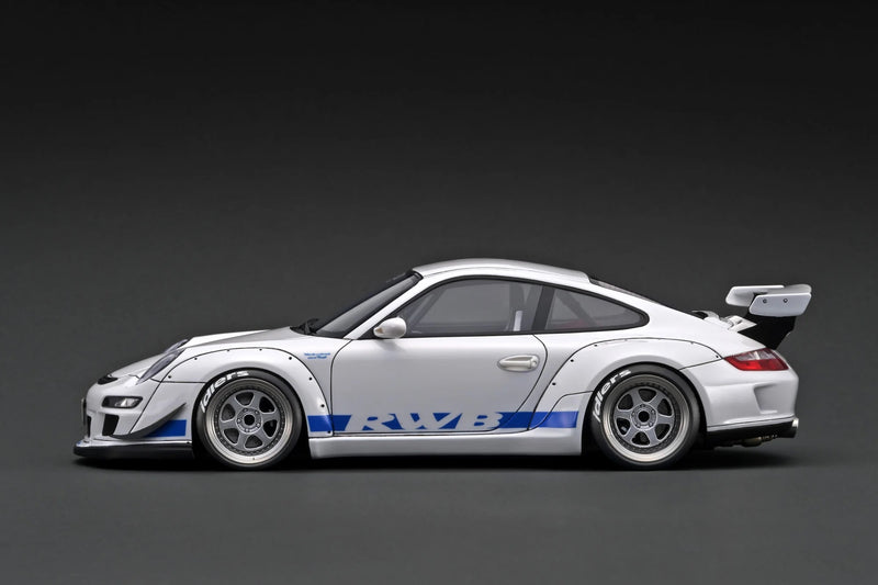 Laad de afbeelding in de Gallery-viewer, PORSCHE RWB 997 GT3 WIT/BLAUW IGNITION MODEL 1:18
