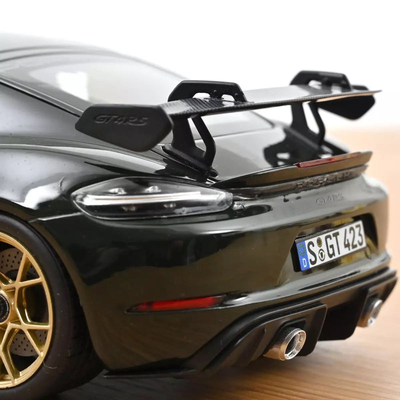Load image into Gallery viewer, Porsche Cayman GT4 RS with pack Weissach 2023 Green NOREV 1:18
