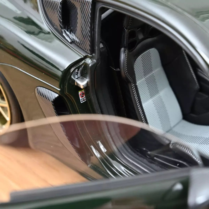 Load image into Gallery viewer, Porsche Cayman GT4 RS with pack Weissach 2023 Green NOREV 1:18
