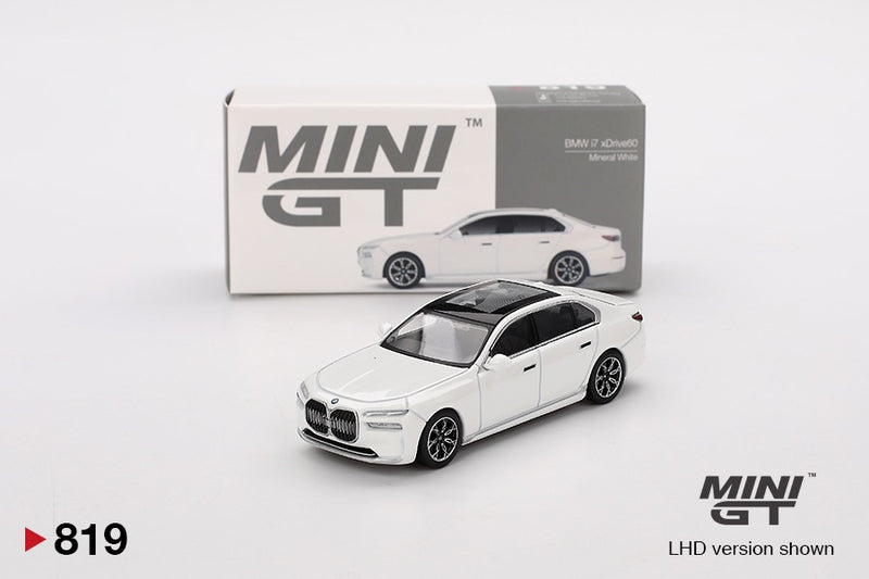 Load image into Gallery viewer, Bmw I7 XDRIVE60 MINERAL WHITE 2024 (LHD) MINI GT 1:64
