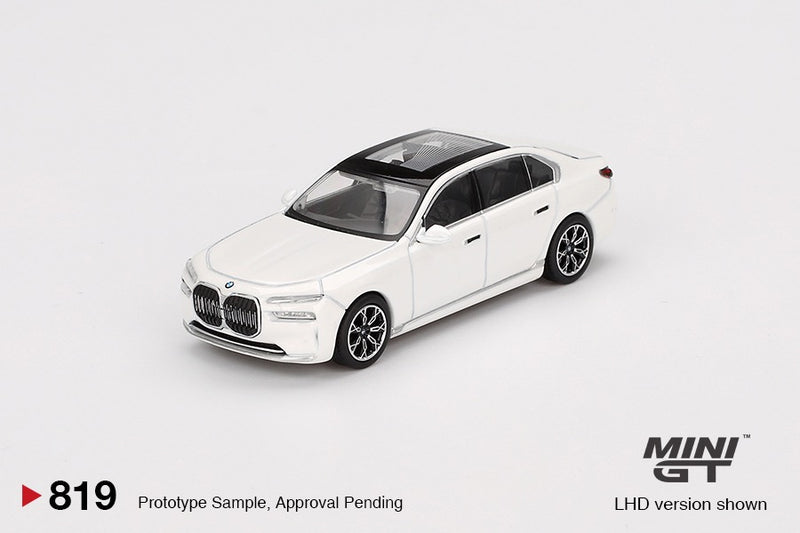 Load image into Gallery viewer, Bmw I7 XDRIVE60 MINERAL WHITE 2024 (LHD) MINI GT 1:64

