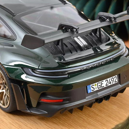 PORSCHE 911 GT3 RS 2022 GREEN/BLACK/GOLD NOREV 1:12