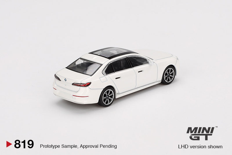 Load image into Gallery viewer, Bmw I7 XDRIVE60 MINERAL WHITE 2024 (LHD) MINI GT 1:64
