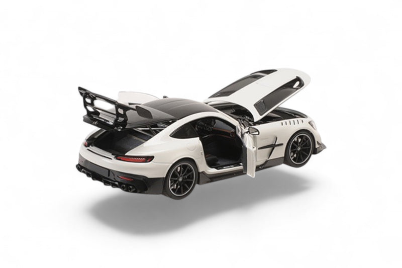 Load image into Gallery viewer, Mercedes AMG GT BLACK SERIES 2021 WHITE / BLACK WHEELS MINICHAMPS 1:18
