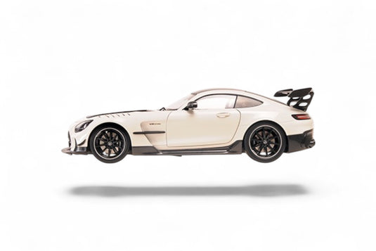 Mercedes AMG GT BLACK SERIES 2021 WHITE / BLACK WHEELS MINICHAMPS 1:18