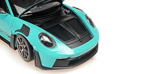 Load image into Gallery viewer, Porsche 911 (992) GT3RS 2024 GREEN W DARKSILVER WHEELS MINICHAMPS 1:18
