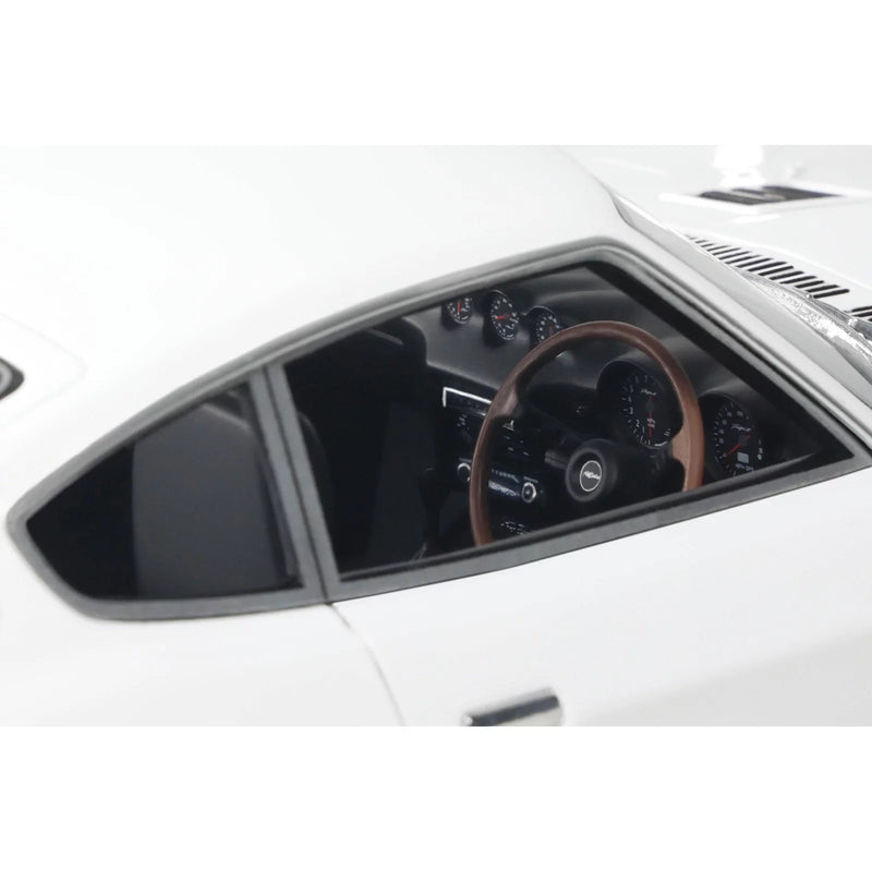 Load image into Gallery viewer, Nissan PANDEM FAIRLADY Z 2015 WHITE OTTOmobile 1:18

