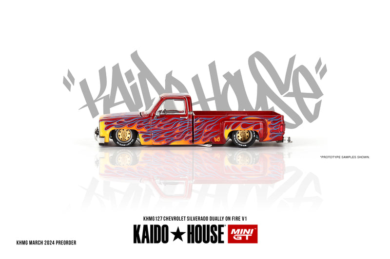 Load image into Gallery viewer, Chevrolet SILVERADO DUALLY ON FIRE V1 1980 MINI GT 1:64
