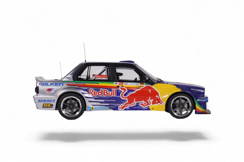 Laad de afbeelding in de Gallery-viewer, BMW E30 V8 DRIFT REDBULL OTTOmobile 1:18
