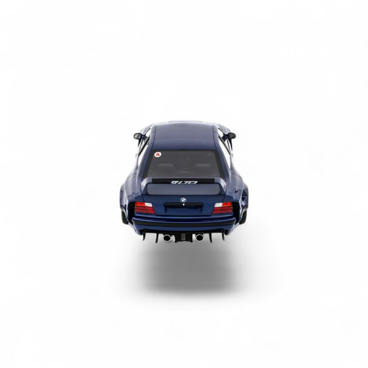 BMW E36 LTO BERLINE TURBO KHYZYL SALEEM BLEU AVUS 2023 OTTOmobile 1:18