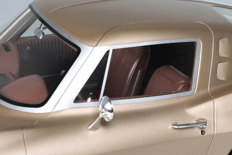 Load image into Gallery viewer, CHEVROLET CORVETTE C2 SADDLE TAN 1963 GT SPIRIT 1:12
