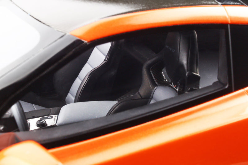 Laad de afbeelding in de Gallery-viewer, <tc>CHEVROLET CORVETTE C7 ZR1 ORANJE GT SPIRIT 1:12</tc>
