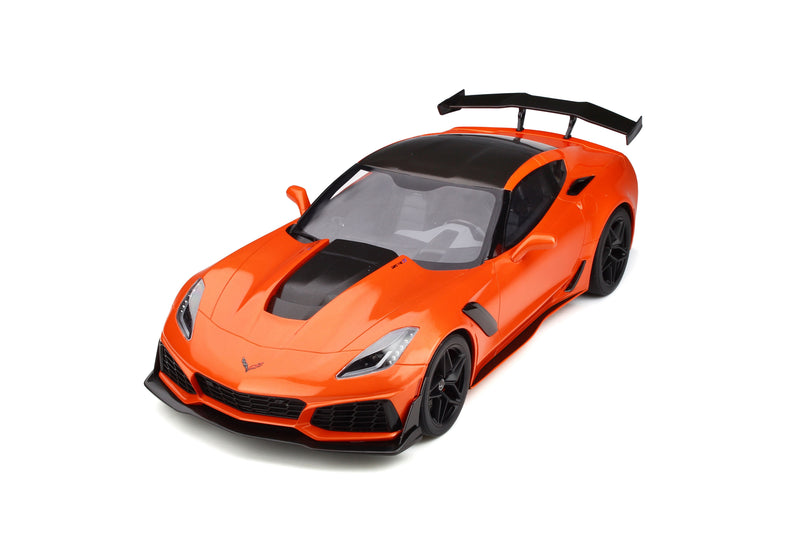 Laad de afbeelding in de Gallery-viewer, <tc>CHEVROLET CORVETTE C7 ZR1 ORANJE GT SPIRIT 1:12</tc>
