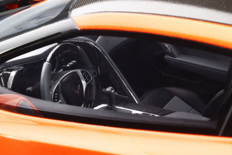 Laad de afbeelding in de Gallery-viewer, <tc>CHEVROLET CORVETTE C7 ZR1 ORANJE GT SPIRIT 1:12</tc>
