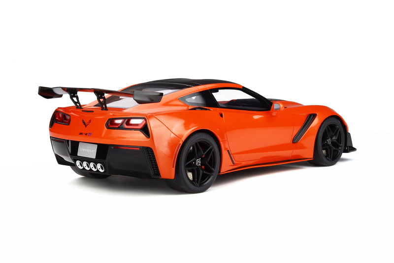 Laad de afbeelding in de Gallery-viewer, <tc>CHEVROLET CORVETTE C7 ZR1 ORANJE GT SPIRIT 1:12</tc>
