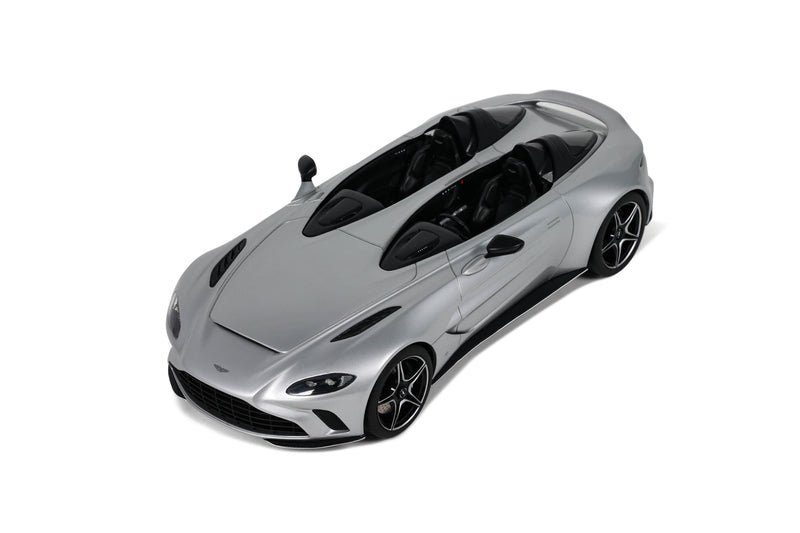 Chargez l'image dans la visionneuse de la galerie, Aston Martin V12 SPEEDSTER 2021 ARGENTÉ GT SPIRIT 1:18
