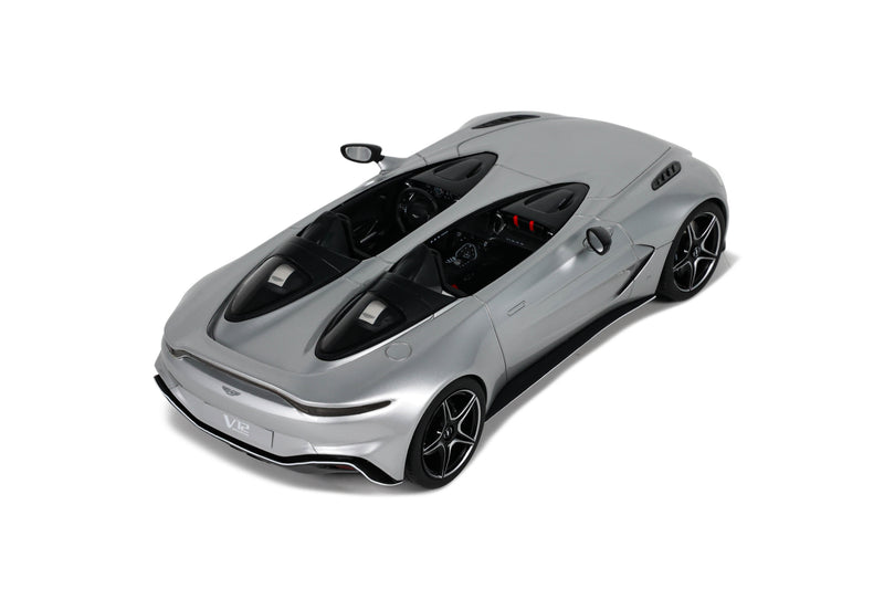 Chargez l'image dans la visionneuse de la galerie, Aston Martin V12 SPEEDSTER 2021 ARGENTÉ GT SPIRIT 1:18
