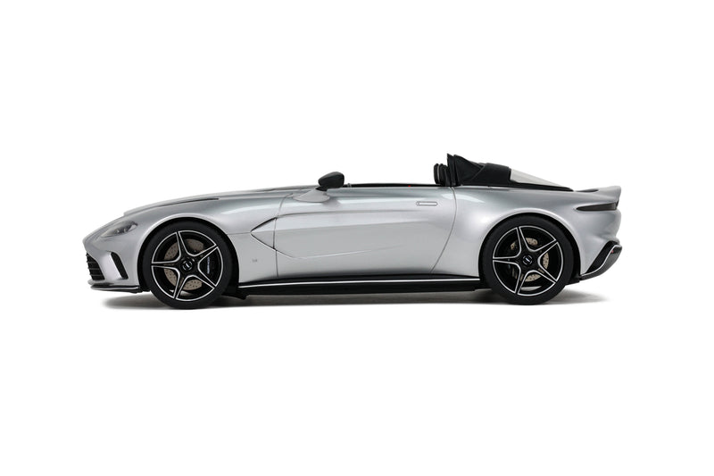 Chargez l'image dans la visionneuse de la galerie, Aston Martin V12 SPEEDSTER 2021 ARGENTÉ GT SPIRIT 1:18
