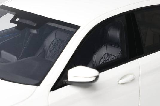 Bmw 545E X DRIVE SALOON M SPORT ALPINE WHITE III 2023 GT SPIRIT 1:18