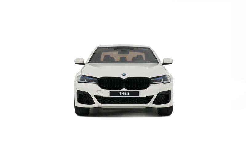 Load image into Gallery viewer, Bmw 545E X DRIVE SALOON M SPORT ALPINE WHITE III 2023 GT SPIRIT 1:18
