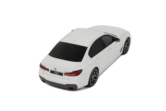 Bmw 545E X DRIVE SALOON M SPORT ALPINE WHITE III 2023 GT SPIRIT 1:18